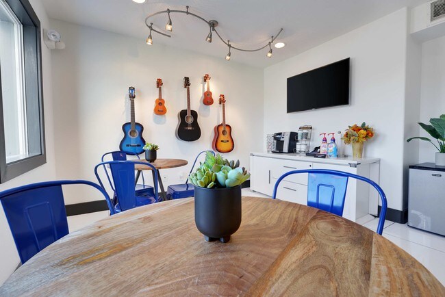 Photo - Pearl Apartments