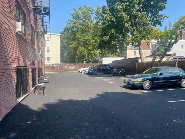774-776 Grove St