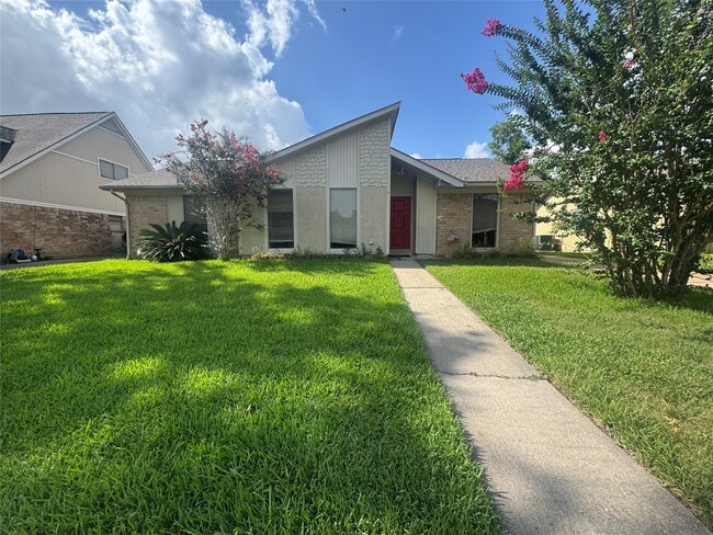 Building Photo - 21430 Park Brook Dr