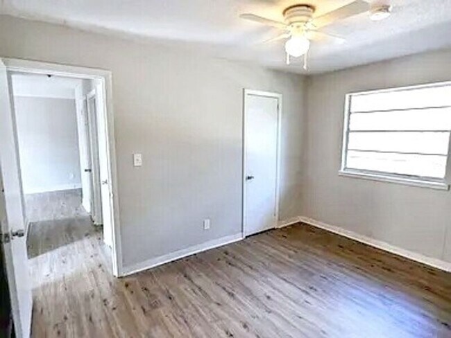 Photo - 2032 Stouts Rd Unidad H