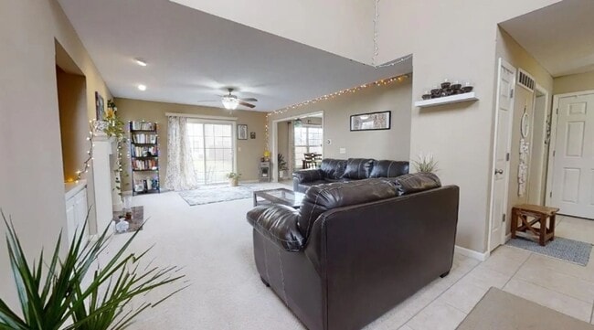 Photo - 206 Gentian St