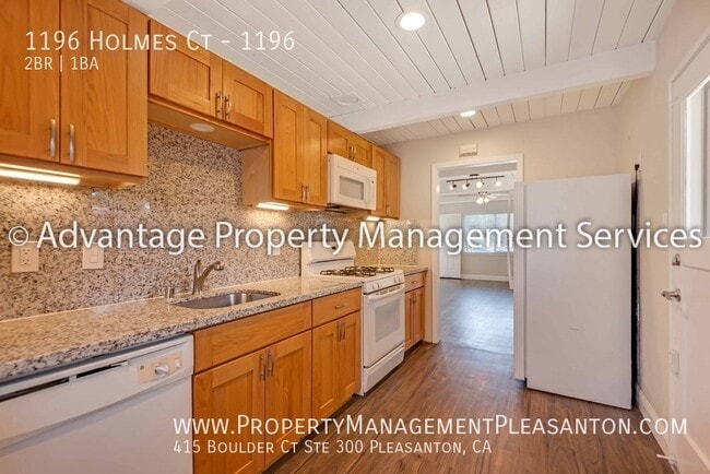 Photo - 1196 Holmes Ct Unit 1196