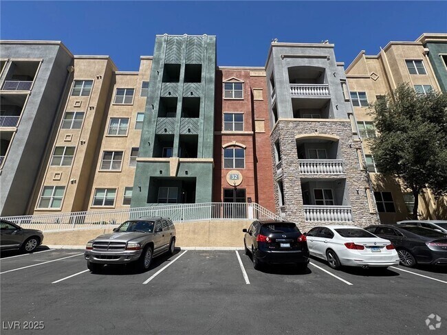 Building Photo - 32 E Serene Ave Unit 117 Rental
