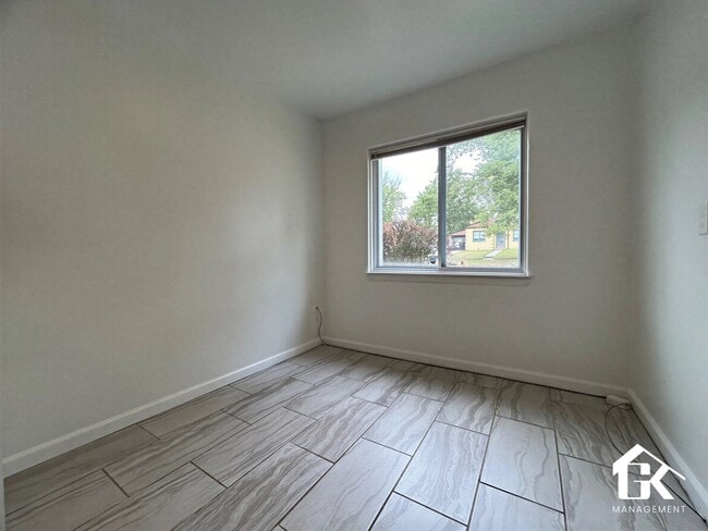 Photo - 17310 Fenton St