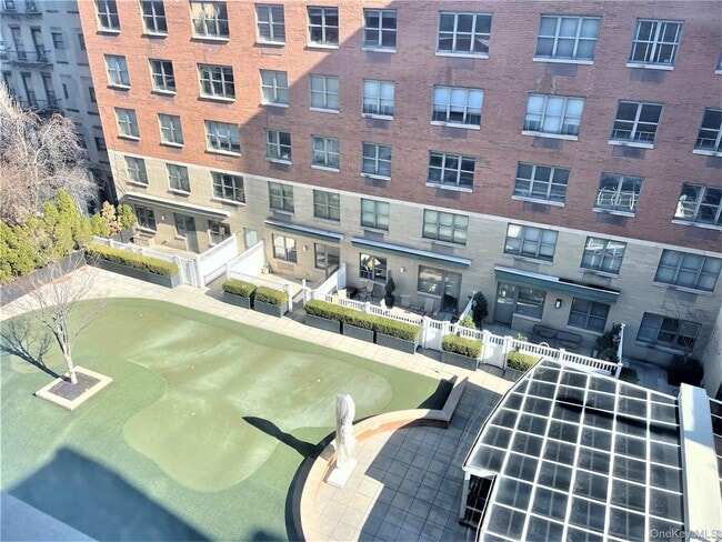 Photo - 516 W 47th St Unit S6J