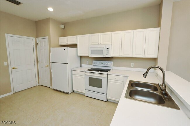 Photo - 1172 Oxford Ln