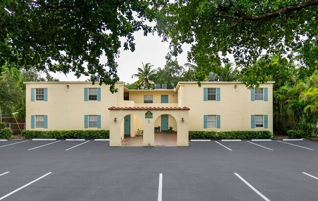 16 SW 9th St Ft. Lauderdale, FL 33315