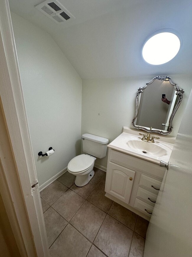 Photo - 2BD/1.5BA Townhouse located in East Memphis!