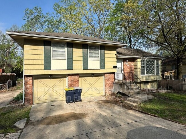 Photo - 10210 Fremont Ave