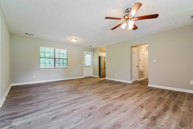 109 Clifford Ct