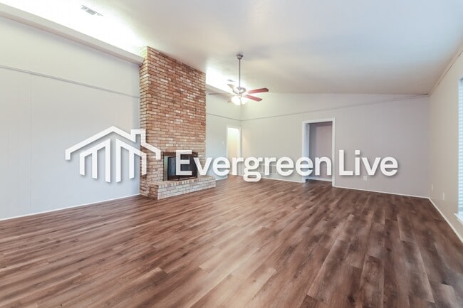 Photo - 2413 Golden Willow Ln