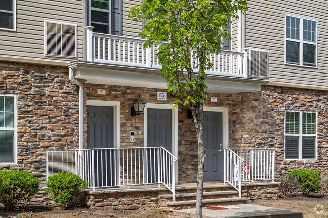 Entrance - Riverside Arms Apartments