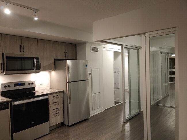 Photo - 20 Meadowglen Pl Unit 727