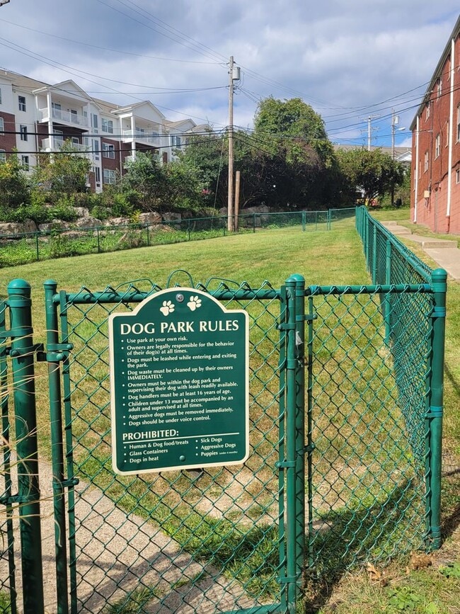 Cloverleaf Village Apartments