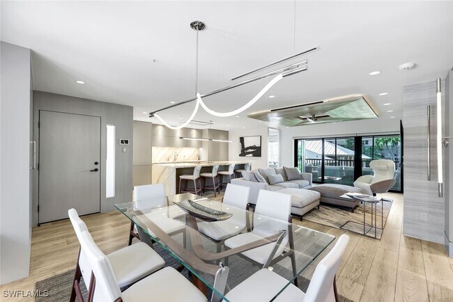 Photo - 295 5th Ave S