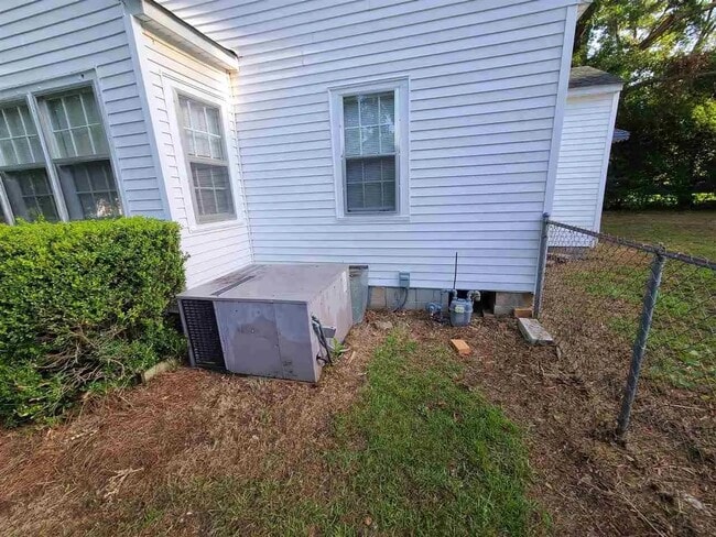 Photo - 406 Chamlee Dr