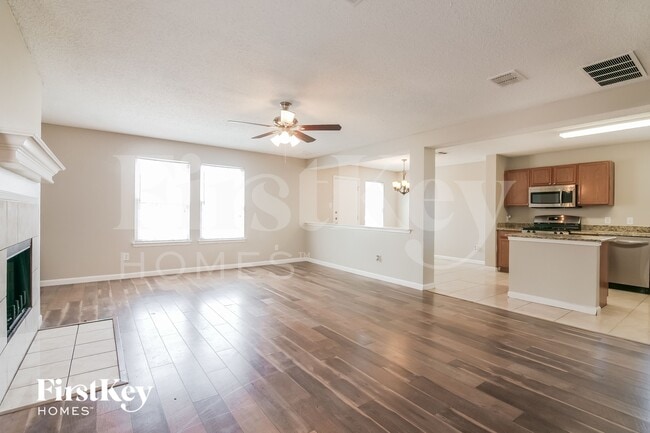 Photo - 916 Simi Dr