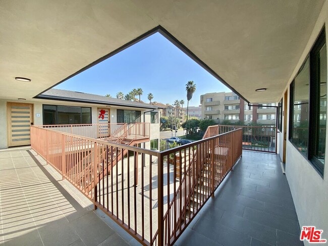 Photo - 3207 W 3rd St Unidad 10