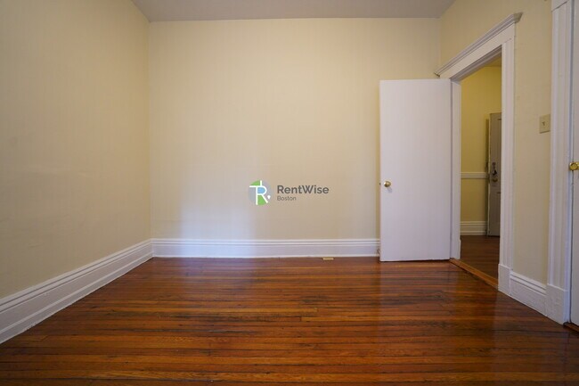 Photo - 161 Kelton St Unit 15