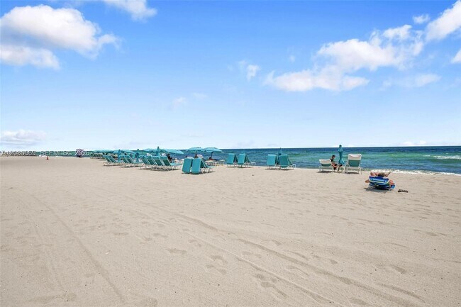 Photo - 16711 Collins Ave Unidad BC-10