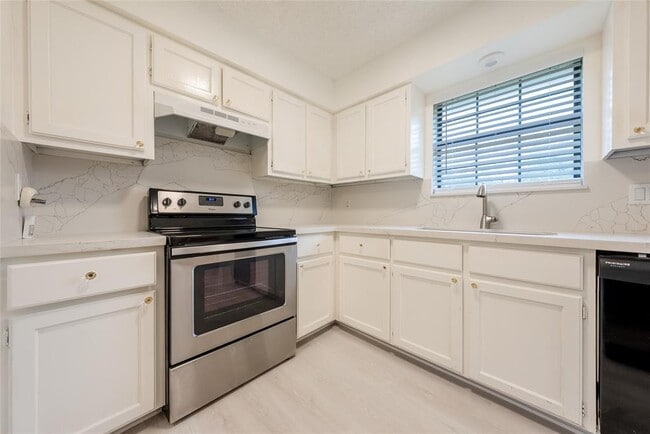 Photo - 1702 Ireland Dr