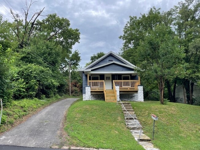 2bd/1ba Bungalow Available Now!! - 2bd/1ba Bungalow Available Now!! House