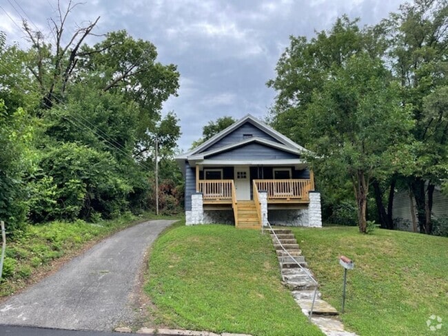Building Photo - 2bd/1ba Bungalow Available Now!! Rental