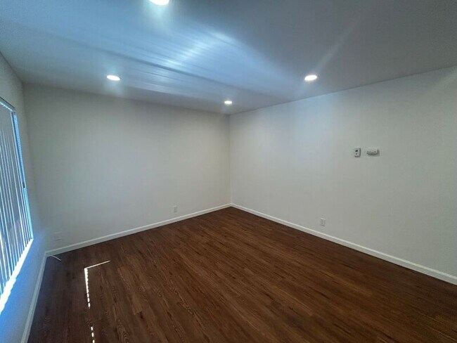 Photo - 346 N Louise St