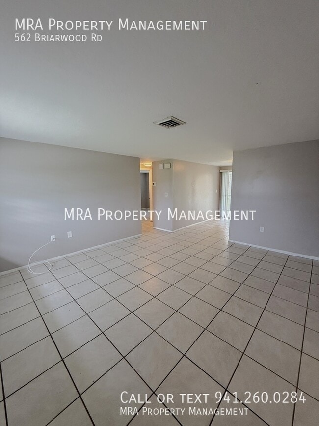 Photo - 562 Briarwood Rd