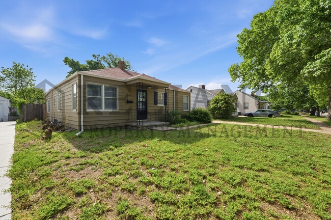 Photo - 2242 S Laura St