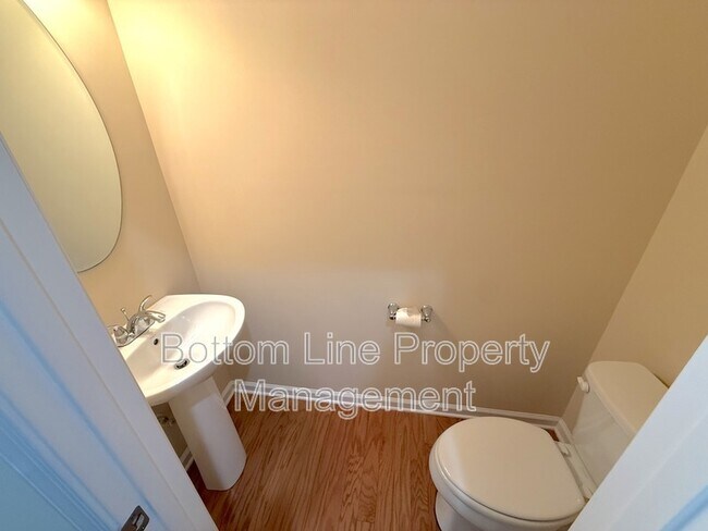 Photo - 2432 Silverthorn Dr