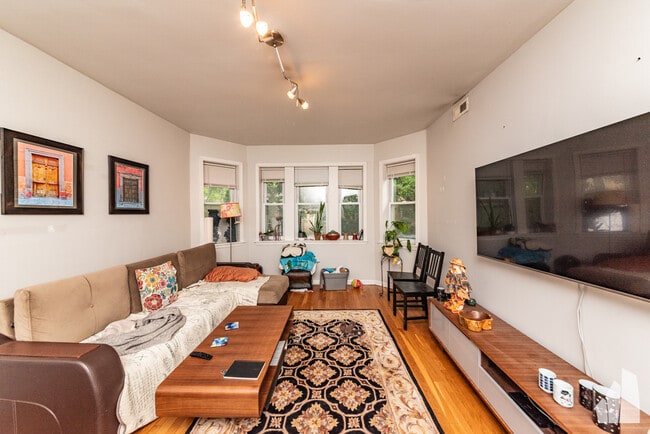 Building Photo - 1524 N Artesian Ave Unit 2