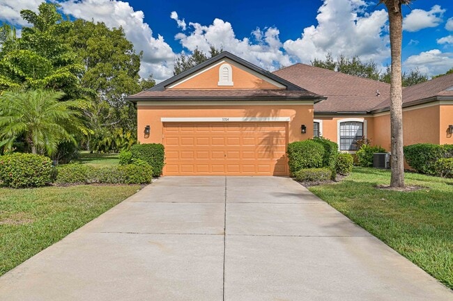 Photo - NOW AVAILABLE - 2/2 PLUS Den - 2 car garage - Coach Home in Terra Vista!