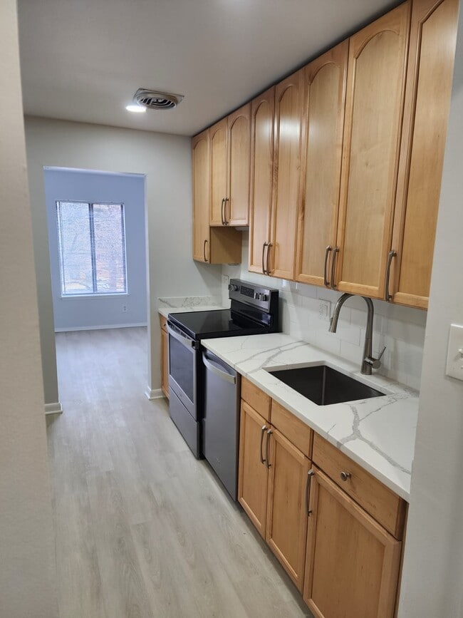 Photo - 11319 Commonwealth Dr Unit 102