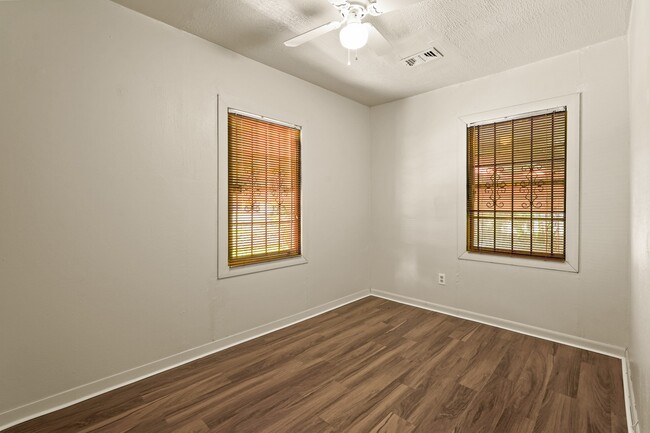 Photo - 2315 Leffingwell St