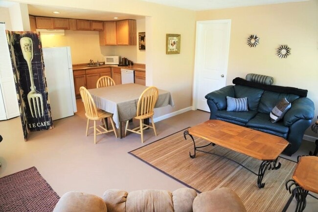 Photo - 1 Bed 1 Bath House Utilities Included