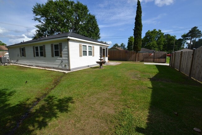 Photo - Newly remodeled, 3 bedroom, 2 bath home near Southern University loaded with amenities!