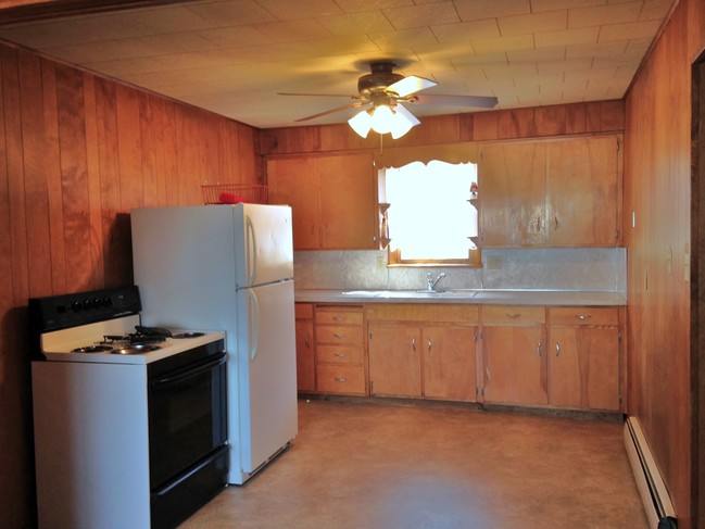 eat-in-kitchen - 284 Campbell Ave Apartments Unit 284 Campbell Ave
