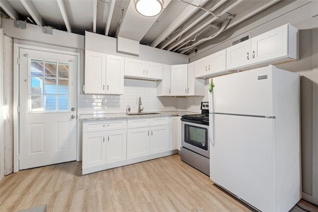 Building Photo - 6911 Avenue O Rental