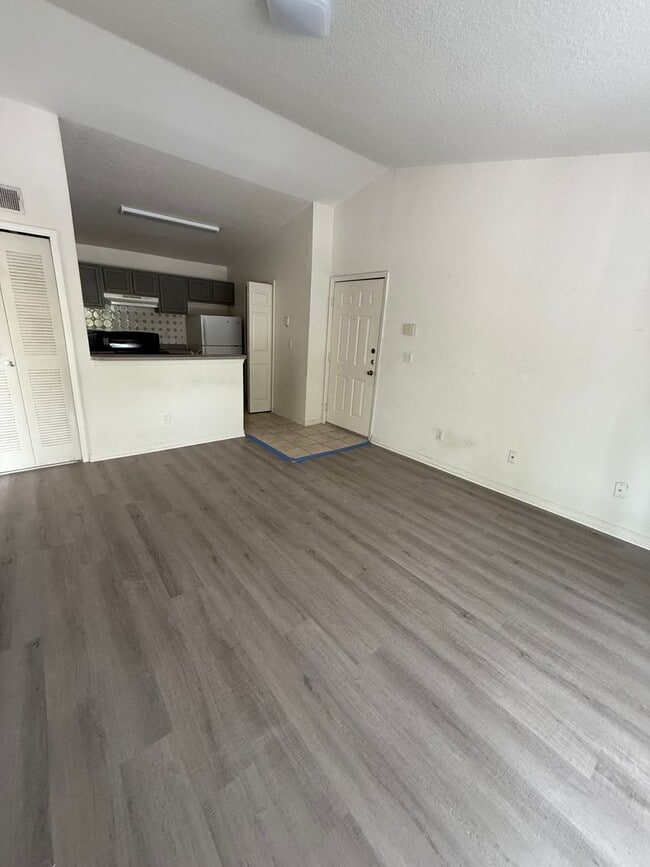 8939 Latrec Ave Unit 1-305