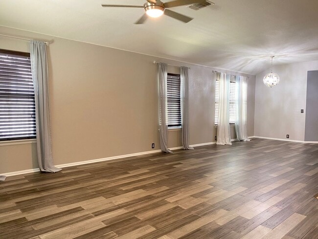 Photo - 1911 Wormack Way