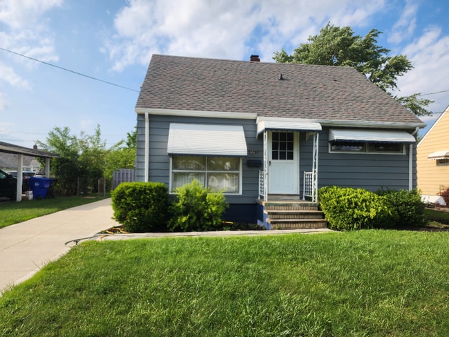 Photo - 15472 Muskingum Blvd House