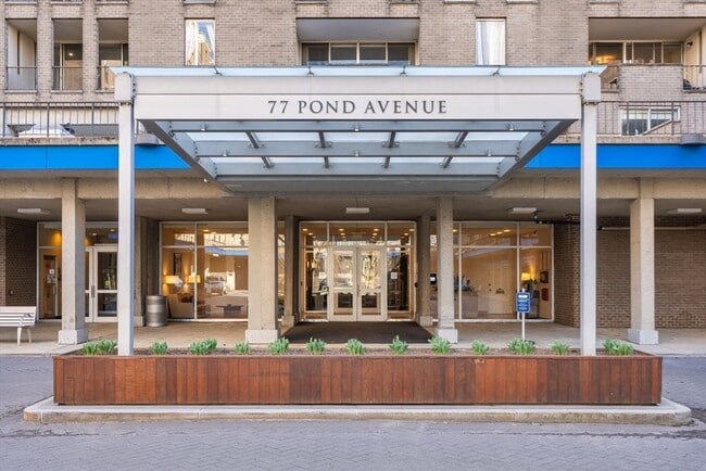 Building Photo - 77 Pond Ave Unit 804