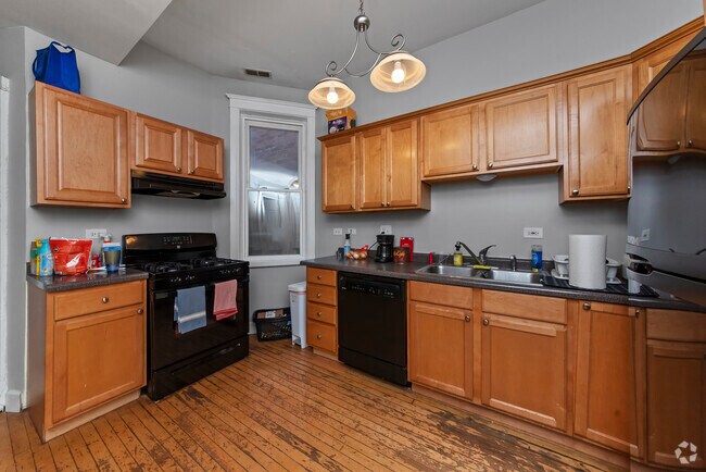 Building Photo - 3350 N Sheffield Ave Unit 2 Rental