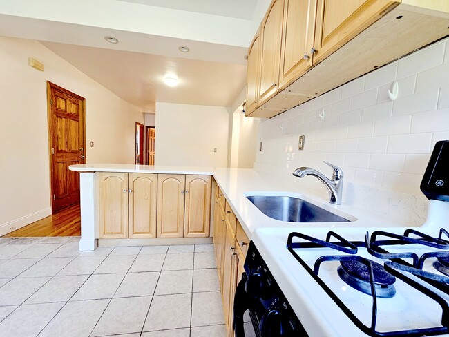 Photo - 49 Dwight St Unit 3