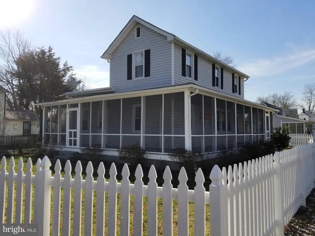 Building Photo - 300 Lafayette St