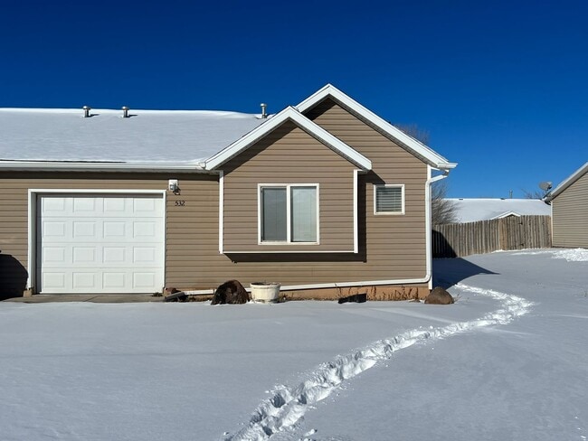 Building Photo - 3 bedroom, 2 bath in Cedar Willows