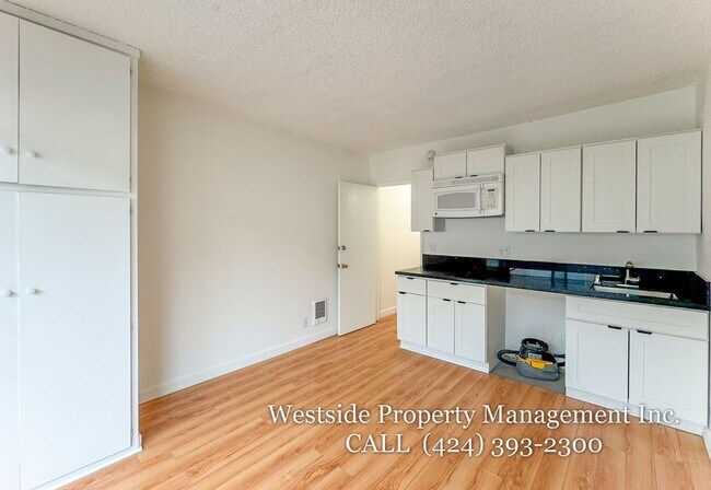 Building Photo - 3536 Hughes Ave Unit 204 A (Studio)
