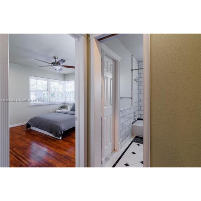Photo - 250 NE 48th St