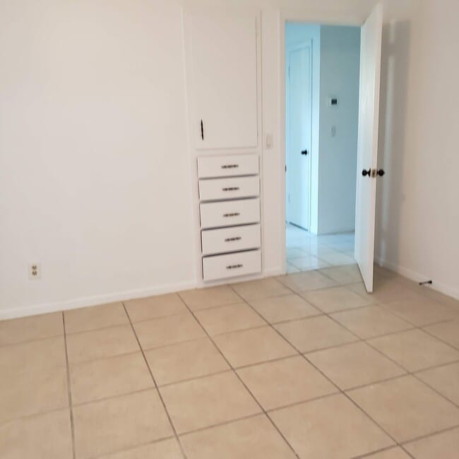 Photo - 2085 43rd Ave